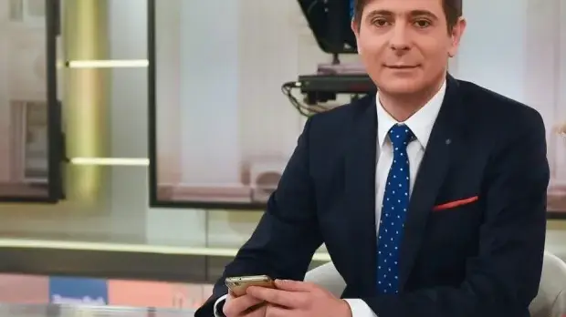 Виктор Николаев кара втора младост (Водещият купонясва без жена си)