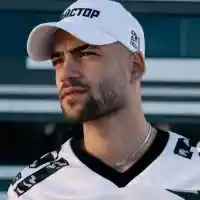 Вирусът се разраства! И Наско Колев пропя чалга!