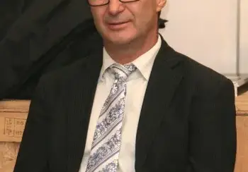 Владимир Каролев посреща 60-я си РД в реанимацията (Икономистът на апаратна вентилация)