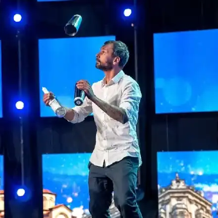 Зетят на Стефан Янев се издънил в България търси талант