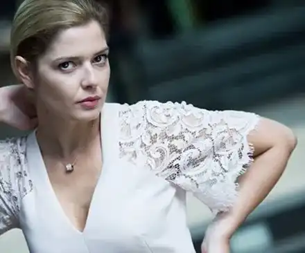 Алекс Сърчаджиева опитомява лисица