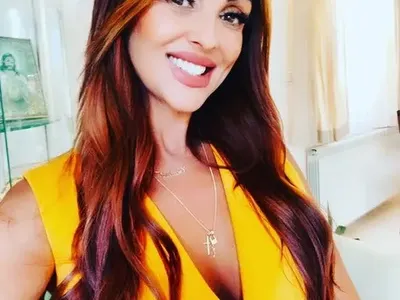 Бабата на Глория  шамаросвала гаджетата й