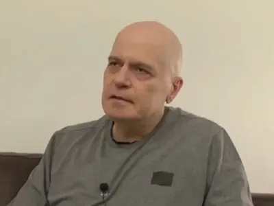 Болестта го стопи: Ето го отслабналия  с 30 кг Слави