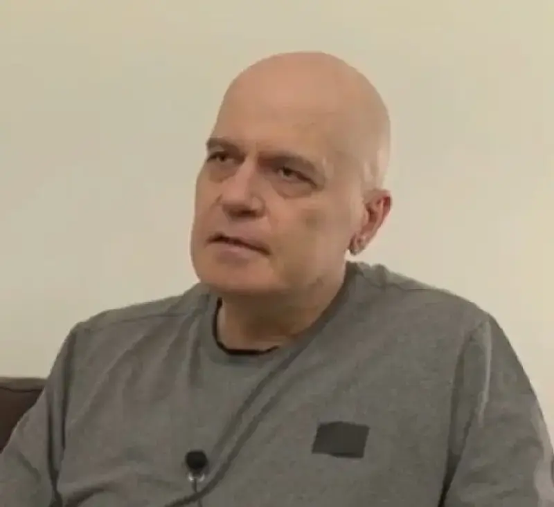 Болестта го стопи: Ето го отслабналия  с 30 кг Слави