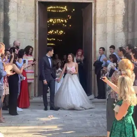 Честито! Петя Буюклиева вдигна морска сватба