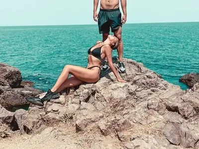 Дара смени Папи Ханс със студент по маркетинг (Вижте новия й - Снимки)