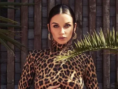 Диляна Попова забегна за Гърция (Горещи снимки)