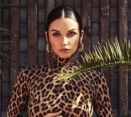 Диляна Попова забегна за Гърция (Горещи снимки)