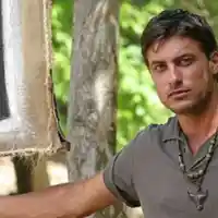 Джунглата излекува Владо Карамазов