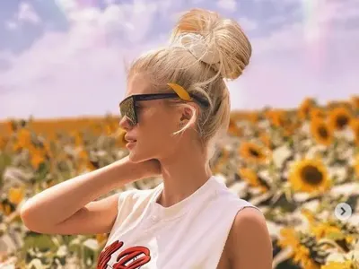 Фолк певица скочи с парашут (СНИМКИ)