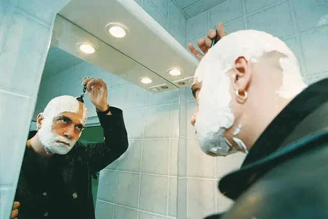 И Слави имаше коса преди да стане символ на голата глава (СНИМКИ)