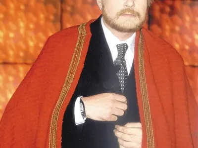 И Слави имаше коса преди да стане символ на голата глава (СНИМКИ)