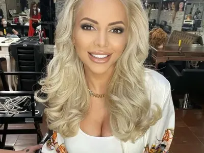 Жанета Осипова махна изкуствените джуки