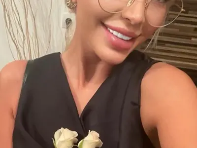 Жанета Осипова си хвана гадже! Младокът я глези като кралица в леглото