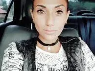 Коронавирусът тръшна певицата Зоя