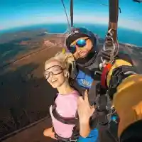 Лидия скочи с парашут