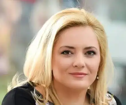 Лора Крумова не е  напуснала Би Ти Ви, а била позорно уволнена