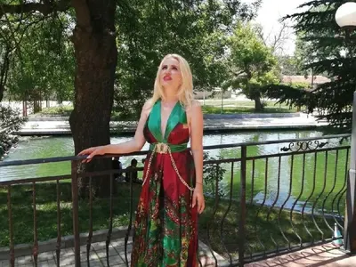 Лорд Евгени Минчев с модни забележки: Нередно модно мучене откъм Галена, какви кексчета е яла Гери-Никол, за да се облече така и още + СНИМКИИ