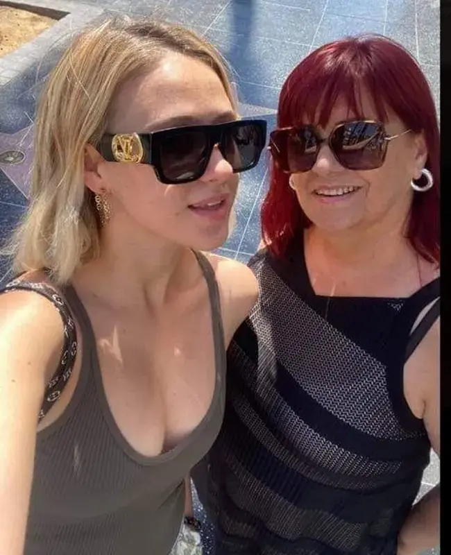 Майката на Мария Бакалова се похвали с чанта за 3 бона и избухна: Не мога да разбера защо завиждат на дъщеря ми СНИМКИ