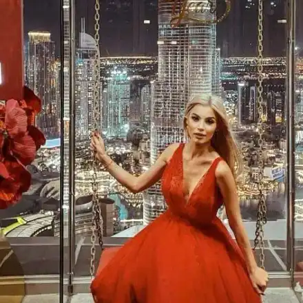 Мегз се върна в Дубай, ще става пиар