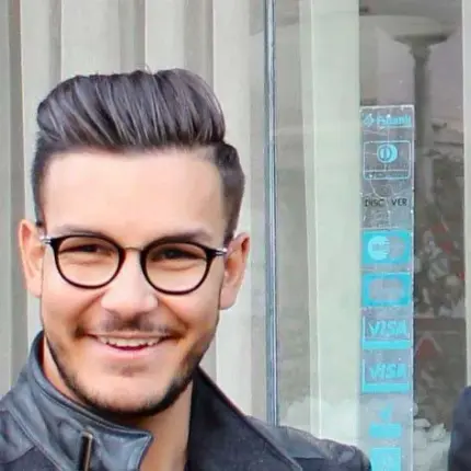 Миро се обясни в любов на секси пастор