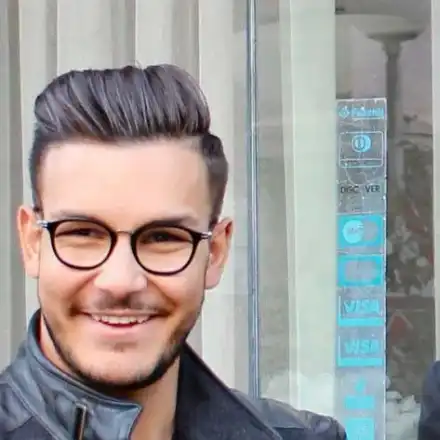 Миро се обясни в любов на секси пастор