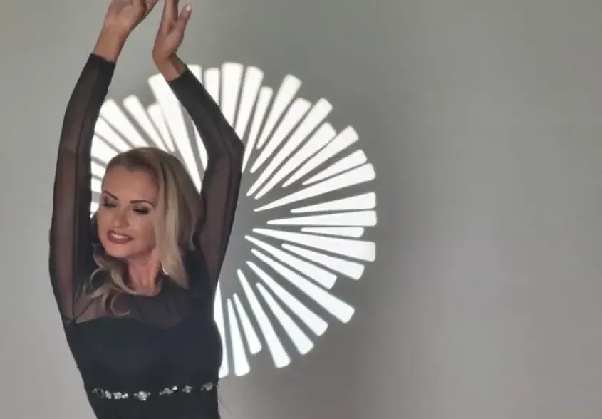 Нели Рангелова шашна с провокативна сесия (СНИМКИ)