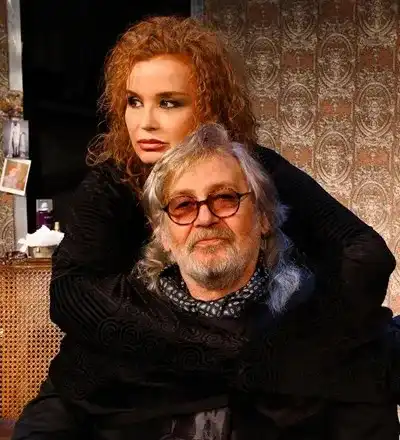 ПОШЛО: Аня Пенчева реши да изкара някой лев от креватната си афера със Стефан Данаилов