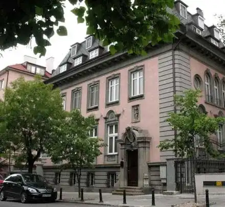 Построили партиен дом на мястото на родната къща на Лили Иванова