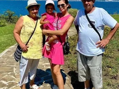 Преслава се похвали с трабант рекордьор! Бащата на певицата спечели приз за най-старо возило (СНИМКИ)