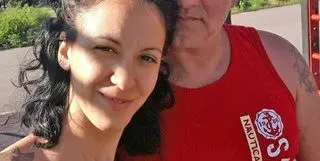 През отпуските му от затвора: Тишо Боксьора и силиконова теоложка работят за бебе (Искат да напуснат България)