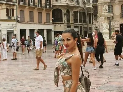 Райна сменя рокли в Испания! Певицата като на дефиле (СНИМКИ)