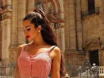 Райна сменя рокли в Испания! Певицата като на дефиле (СНИМКИ)