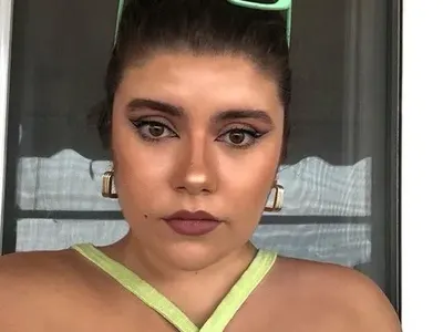 Щерката на Блатечки секси в зелено