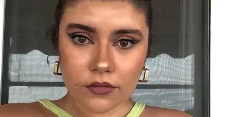 Щерката на Блатечки секси в зелено