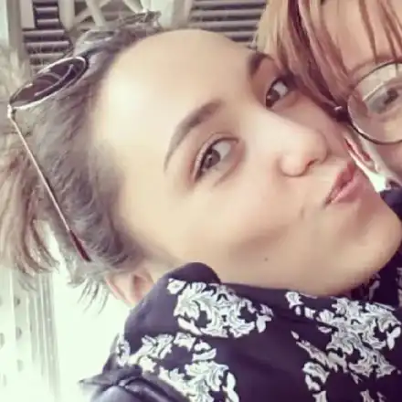 Щерката на Кака Лара със сватба на плажа (СНИМКИ)