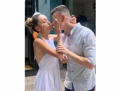 Щерката на Кака Лара със сватба на плажа (СНИМКИ)