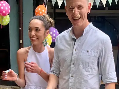 Щерката на Кака Лара със сватба на плажа (СНИМКИ)