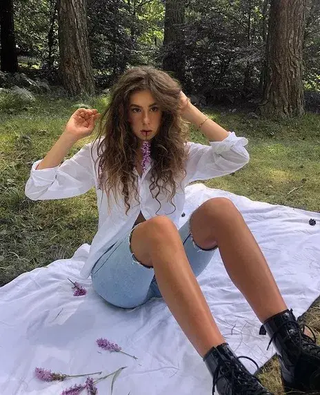 Щерката  на Радев си татуира дърво на дискретно място (СНИМКА)