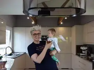 Силвена Роу най-накрая гушна внучката