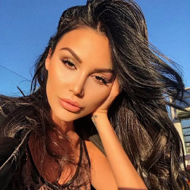 Ти да видиш! Моника Валериева спасява Турция