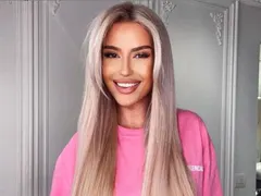 Тита се пусна по бански и предизвика лют хейт (ФОТО)