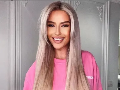 Тита се пусна по бански и предизвика лют хейт (ФОТО)