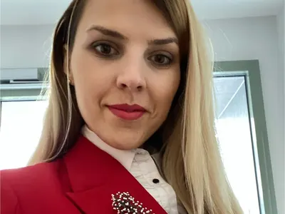 Това сериозно ли е?! Министърка на Слави обявена за най-красива българка