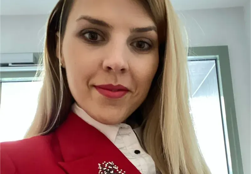 Това сериозно ли е?! Министърка на Слави обявена за най-красива българка