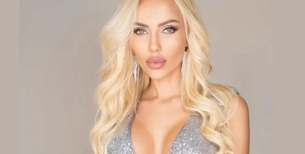 Умна и красива! Жаси от \"Сделка или не\" вече е доктор по икономика (Работела на 5 места, не спяла по цели нощи)