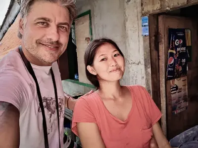 Владо Карамазов чисти обратната си сексуална ориентация с булка от Филипините