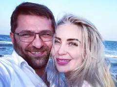 Мъжът на Тоца я угоява с  манджи