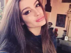 Щерката на Ернестина и Слабаков на война с антиваксъри