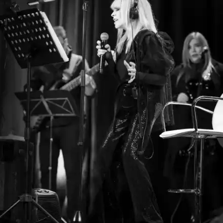 Заради големия интерес: Лили пусна още билети за турнето си